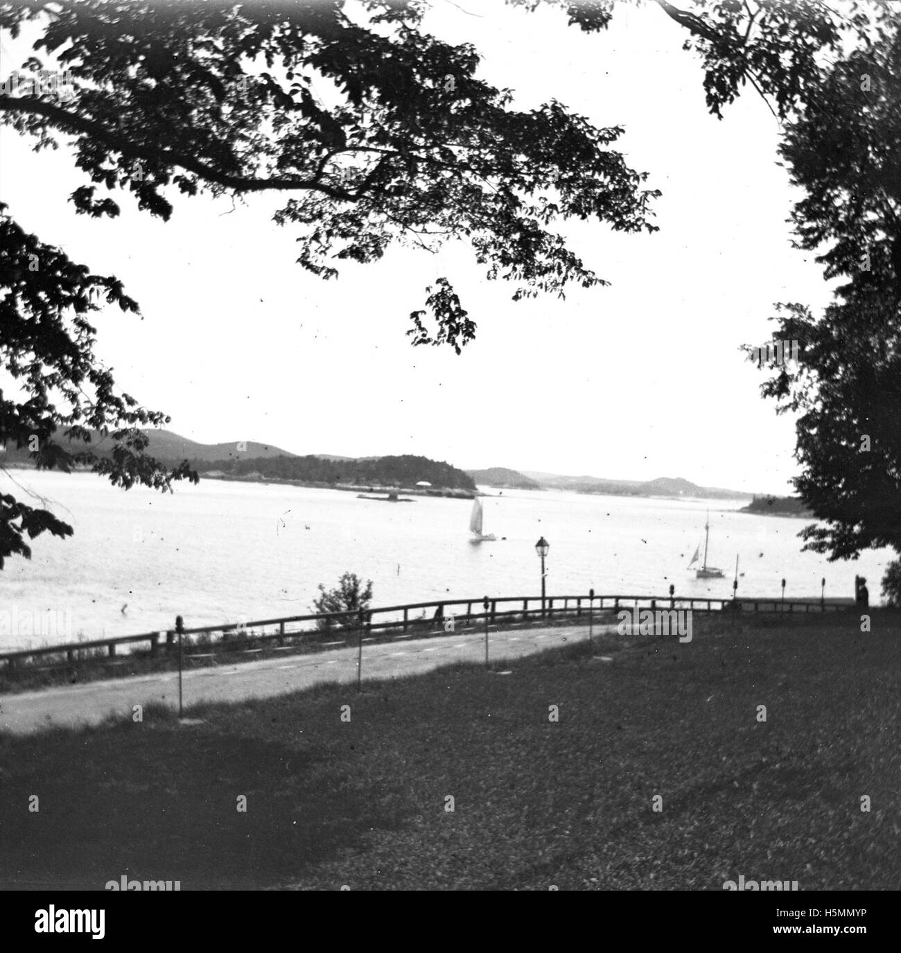 Una serie di foto scattate a Castine, Belfast e Northport il 2 agosto 1899. Le immagini probabilmente catturano scene di queste città durante la fine del XIX secolo, fornendo un'istantanea della vita in quel momento. Foto Stock