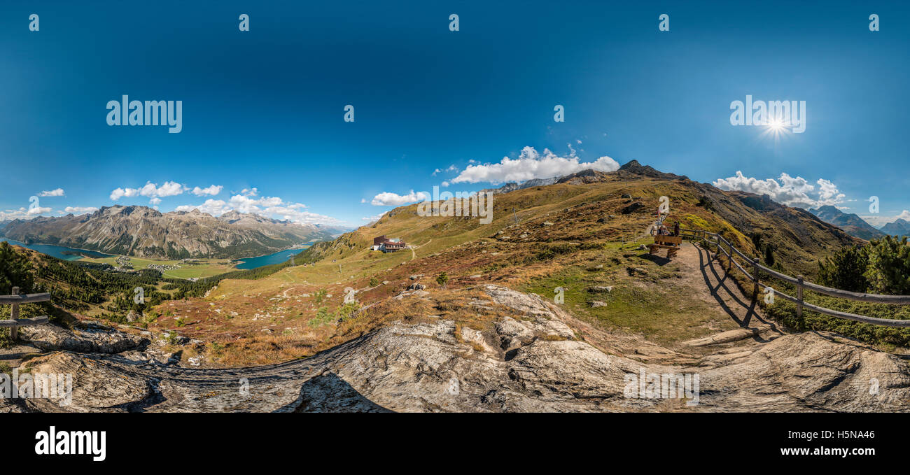 Panorama a 360 gradi da Furtschellas, Val d'Engadina, Svizzera Foto Stock