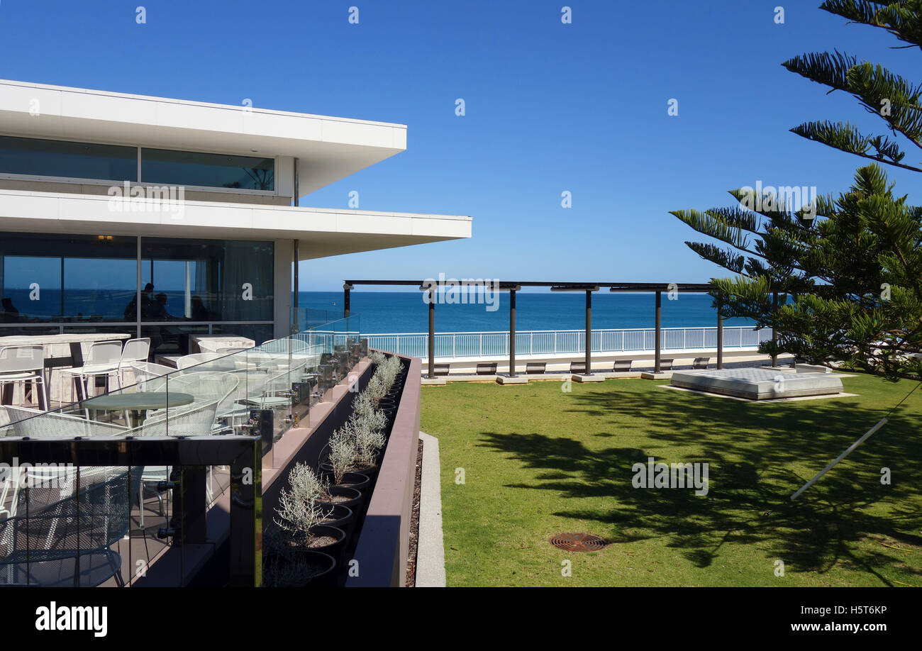 Hampton Inn Restaurant si affaccia sull'Oceano Indiano, City Beach, Perth, Western Australia. No signor o PR Foto Stock