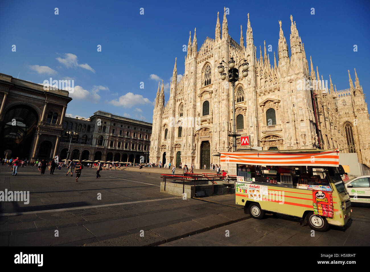 La Milano di imponente cattedrale, Italia Il migliore esempio di architettura gotica Foto Stock