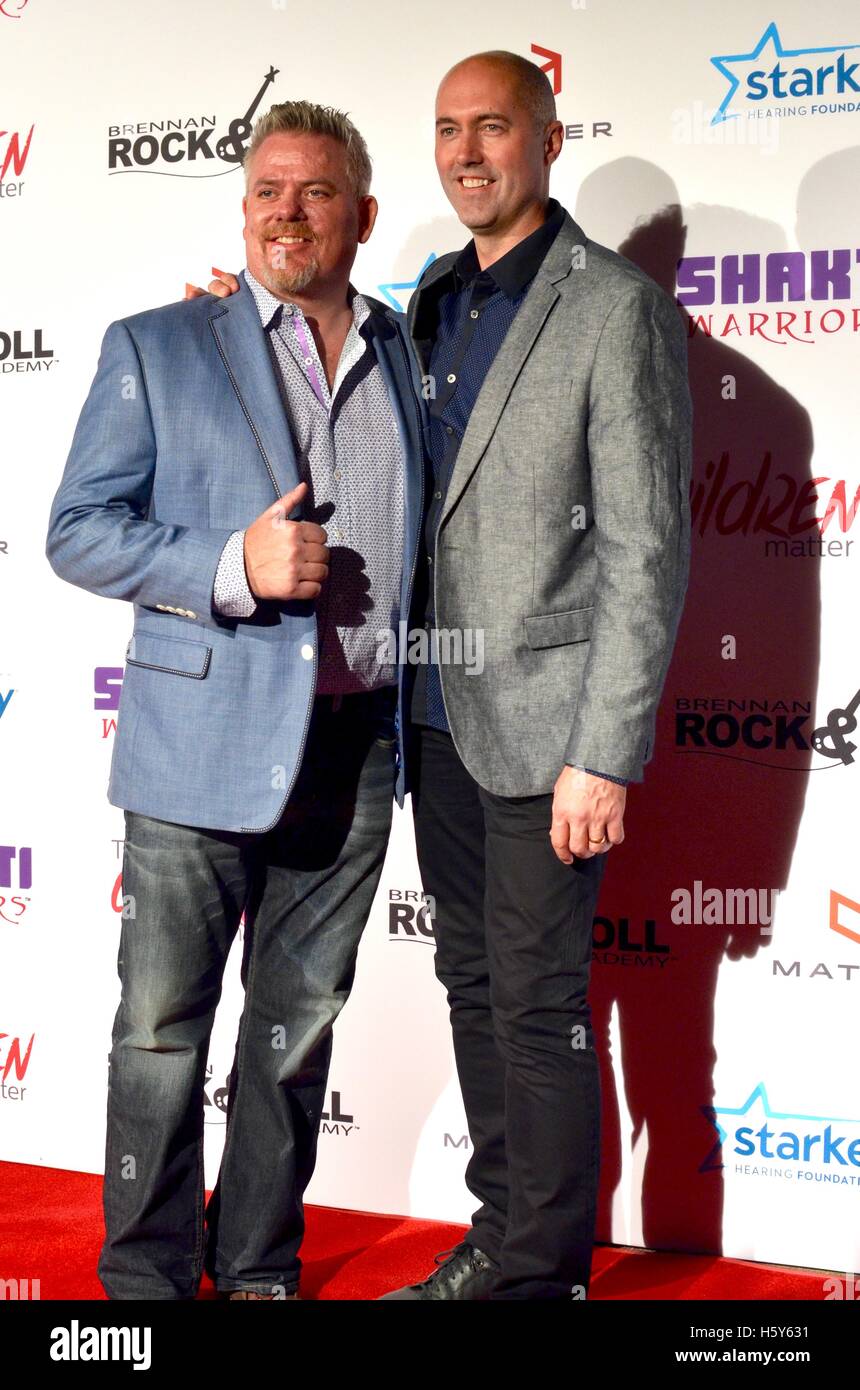 Brady Forseth (L) & Quenton Marty (R) di metter More.org frequentare i figli contano.prima di ONG gala annuale il 7 novembre 2015 a Beverly Hills, in California Foto Stock