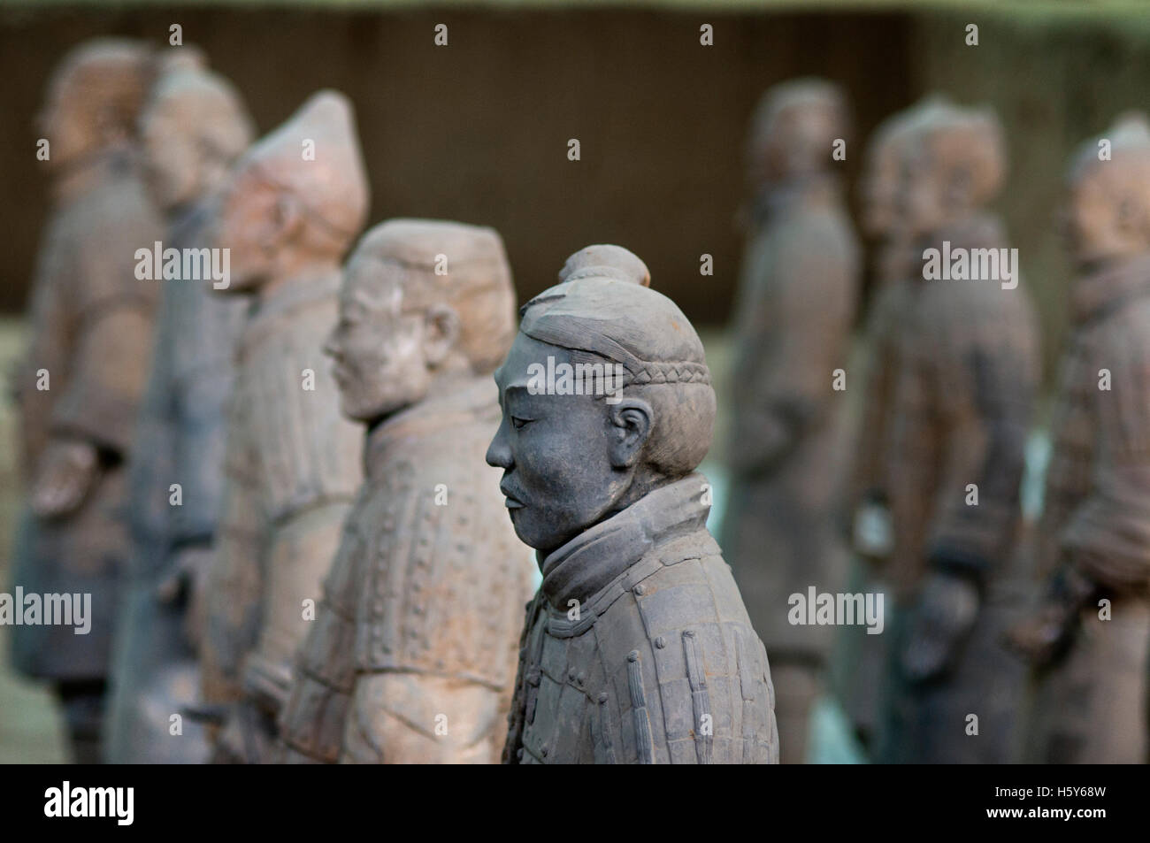 Guerrieri di Terracotta esercito, la buca numero 1, Xian, Shaanxi, Cina, Asia. Un antica collezione di sculture raffiguranti gli eserciti di Qin Foto Stock