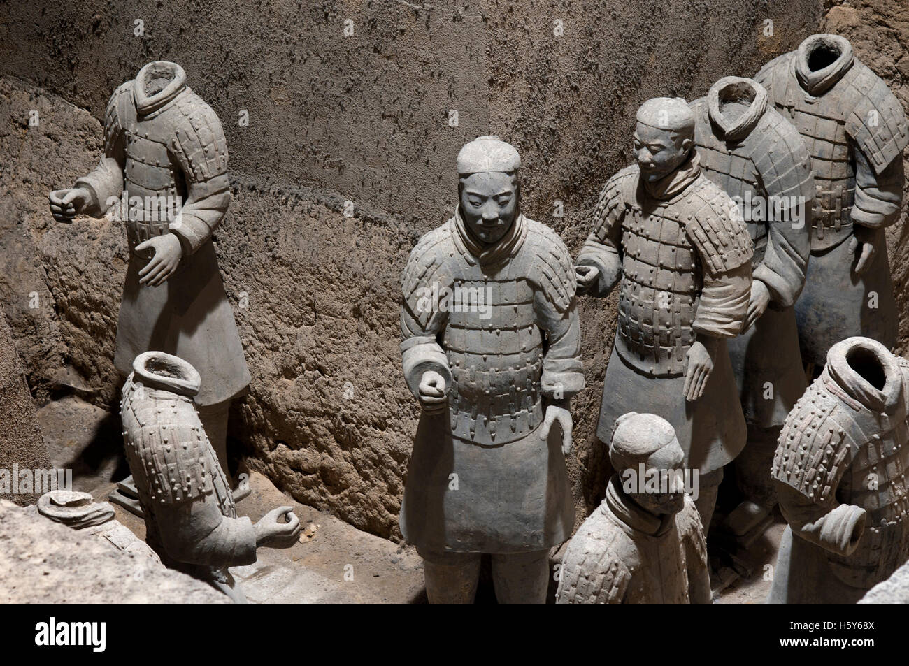 Guerrieri di Terracotta esercito, la buca numero 1, Xian, Shaanxi, Cina, Asia. Un antica collezione di sculture raffiguranti gli eserciti di Qin Foto Stock