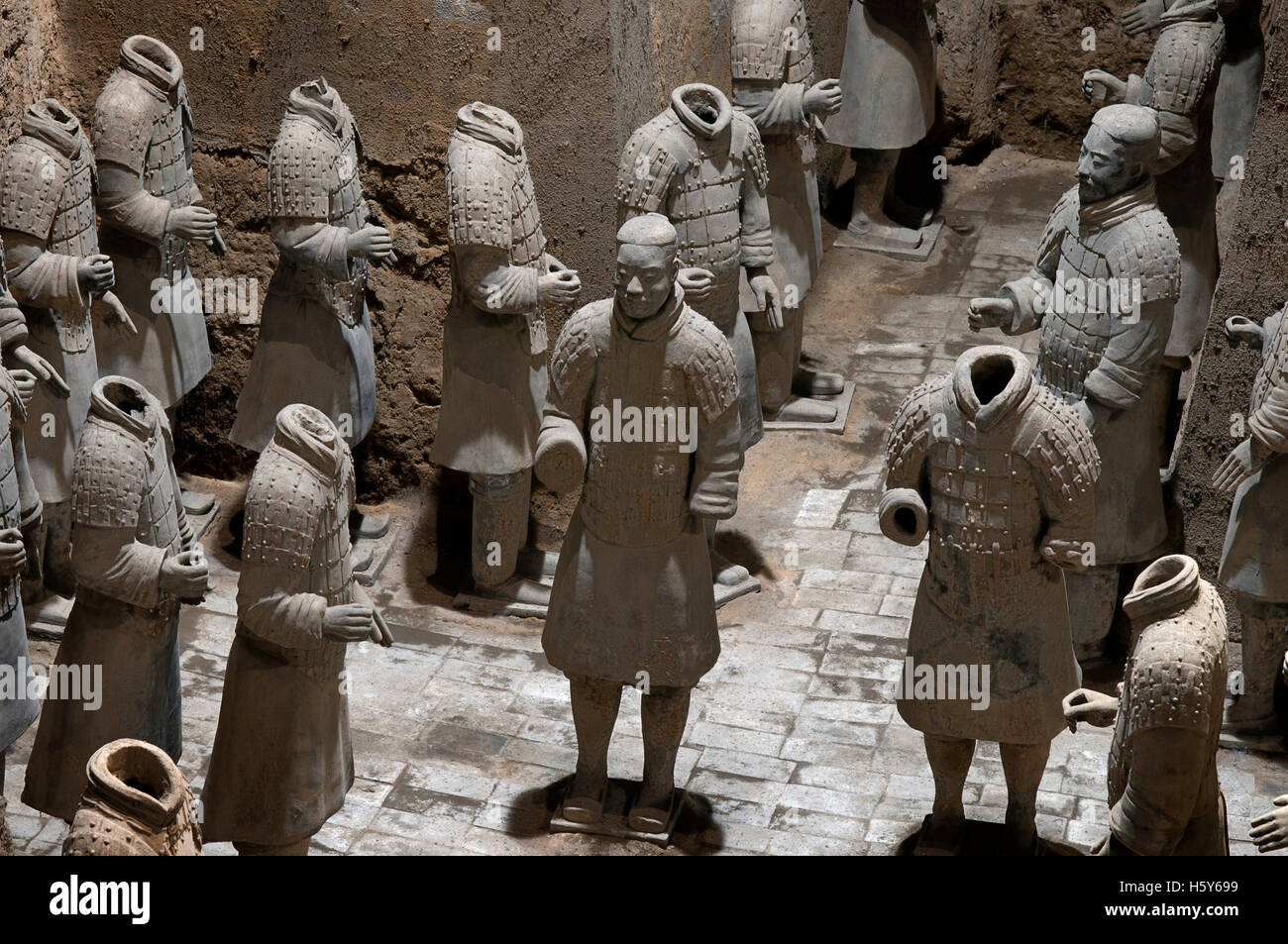 Guerrieri di Terracotta esercito, la buca numero 1, Xian, Shaanxi, Cina, Asia. Un antica collezione di sculture raffiguranti gli eserciti di Qin Foto Stock