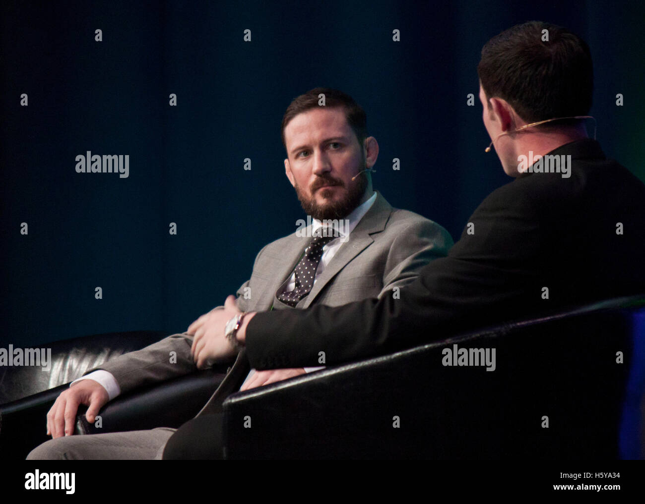 Dublino, Irlanda. Il 21 ottobre, 2016. Fondatore di dritto Blast Palestra e allenatore del famigerato Conor McGregor, John Kavanagh parla di Richard Barrett in una conferenza di zero nel segnale RDS, Dublino, Irlanda. Credito: Ger Holland/Alamy Live News Foto Stock