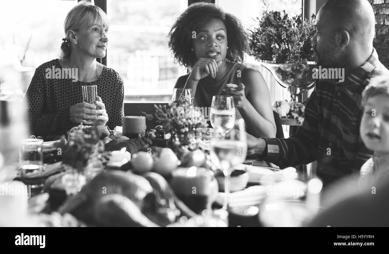 Celebrazione di ringraziamento tradizione familiare il concetto di cena Foto Stock