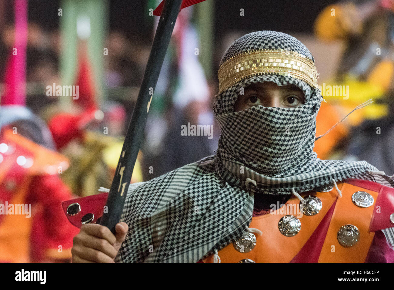 6 Muharram, Costume uomo In Hesar Kharvan, Cerimonia Tazieh Foto Stock