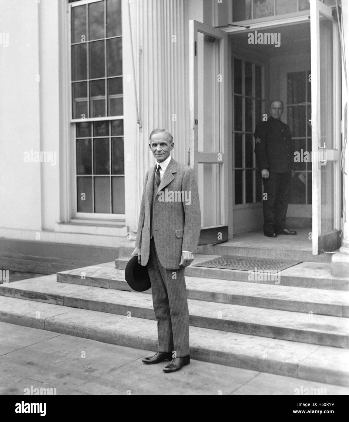 Henry Ford di lasciare la casa bianca a Washington DC, USA, Nazionale Società foto, Febbraio 1927 Foto Stock