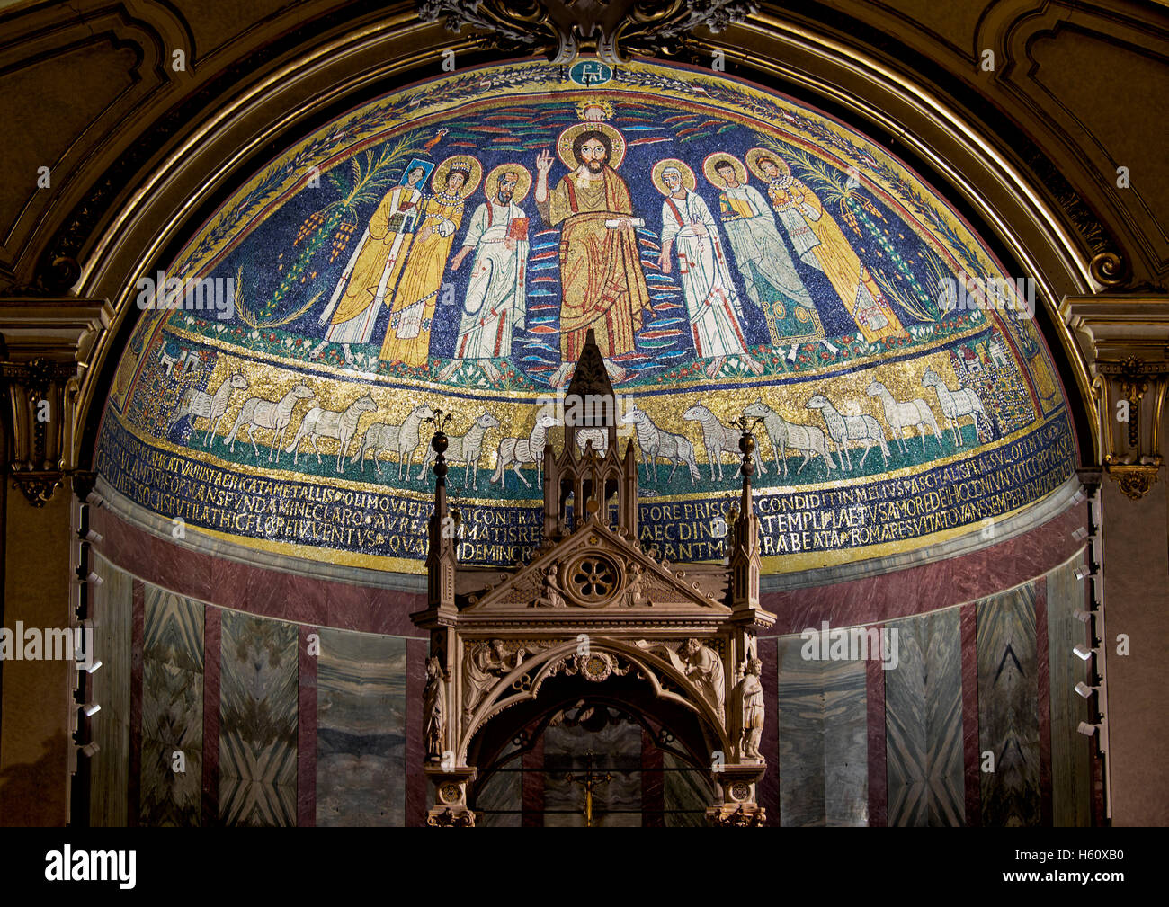 Mosaici dell'abside semi-cupola, Basilica di Santa Cecilia in Trastevere, Roma, Italia Foto Stock