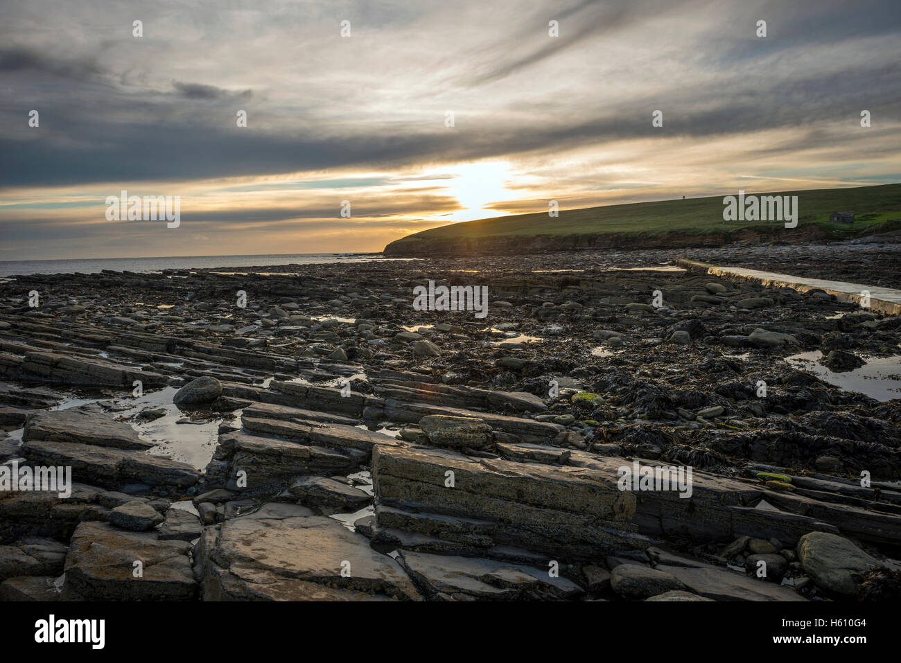 La Brough di Birsay tidal isola al largo della costa nord ovest della penisola di Orkney, Scotland, Regno Unito Foto Stock