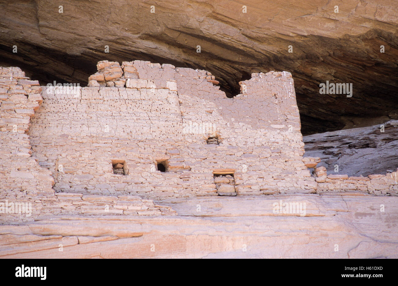 Casa bianca rovine di cliff edificio nel Canyon De Chelly National Monument, Arizona Foto Stock