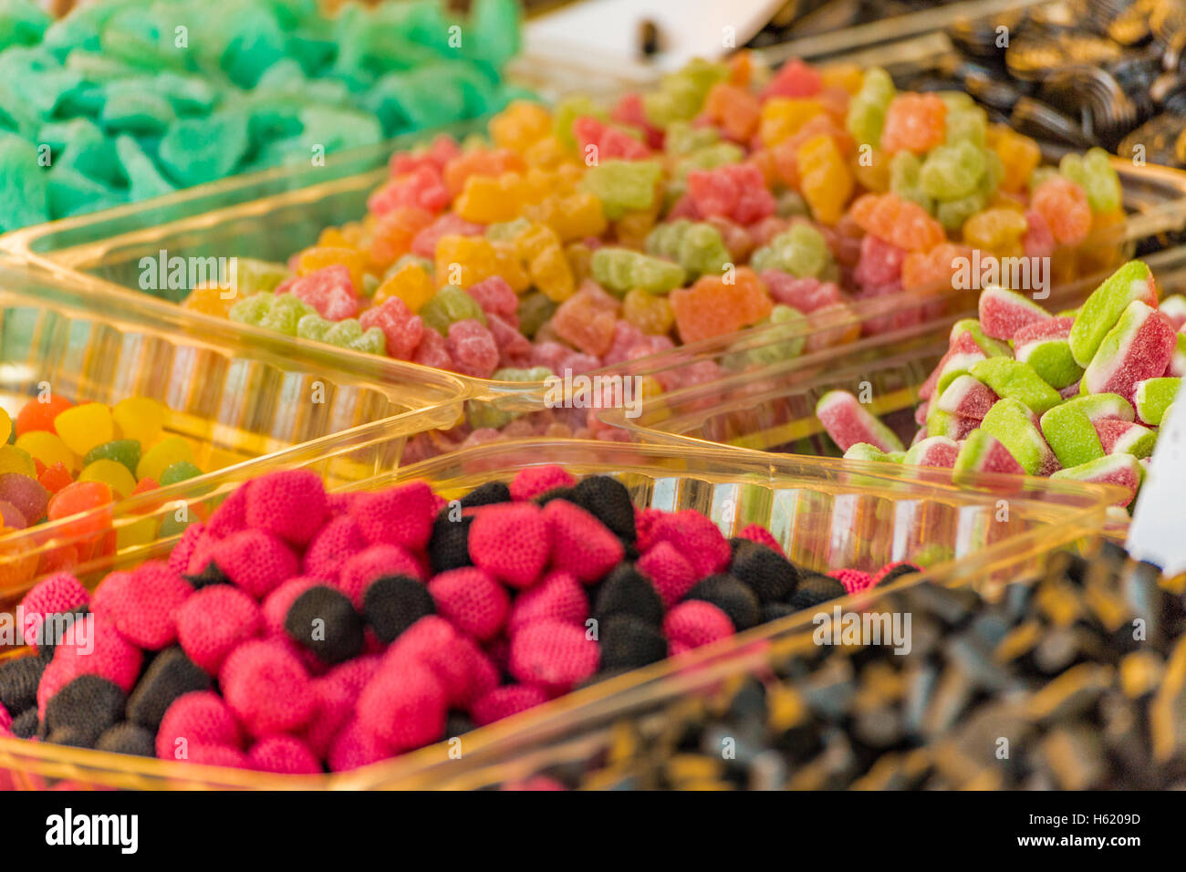 Sfondo di caramelle colorate gelatine nel mercato di stallo Foto Stock