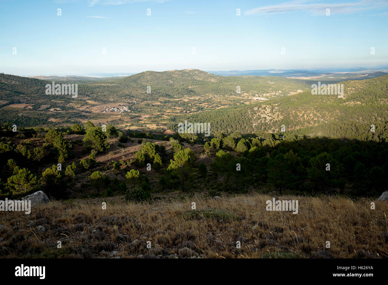 Paesaggio di montagne della Sierra de Segura, Bogarra, Albacete, Spagna. Cattura orizzontale. Foto Stock