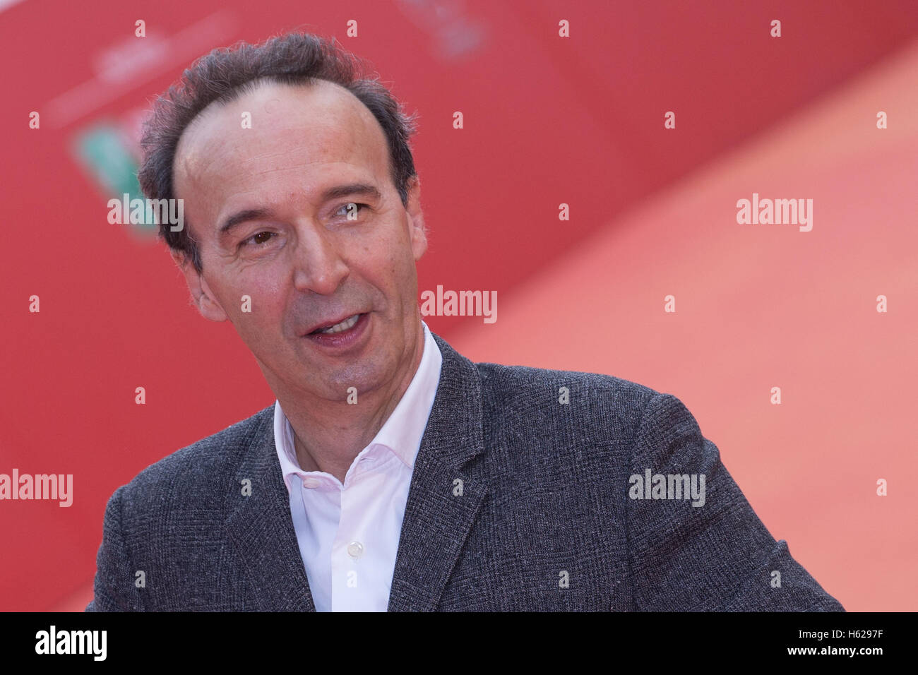 Roma, Italia. 23 Ott, 2016. Roberto Benigni passeggiate il tappeto rosso durante l'undicesima edizione del Festival di Roma. Credito: Barbara Como/Pacific Press/Alamy Live News Foto Stock