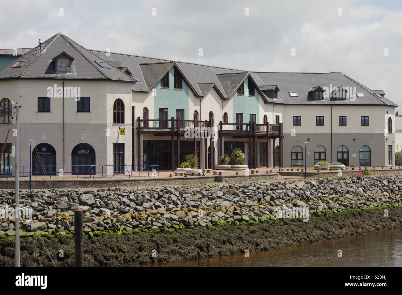 Aberystwyth Harbour / Marina rivolta verso Y Lanfa, Trefechen. Foto Stock