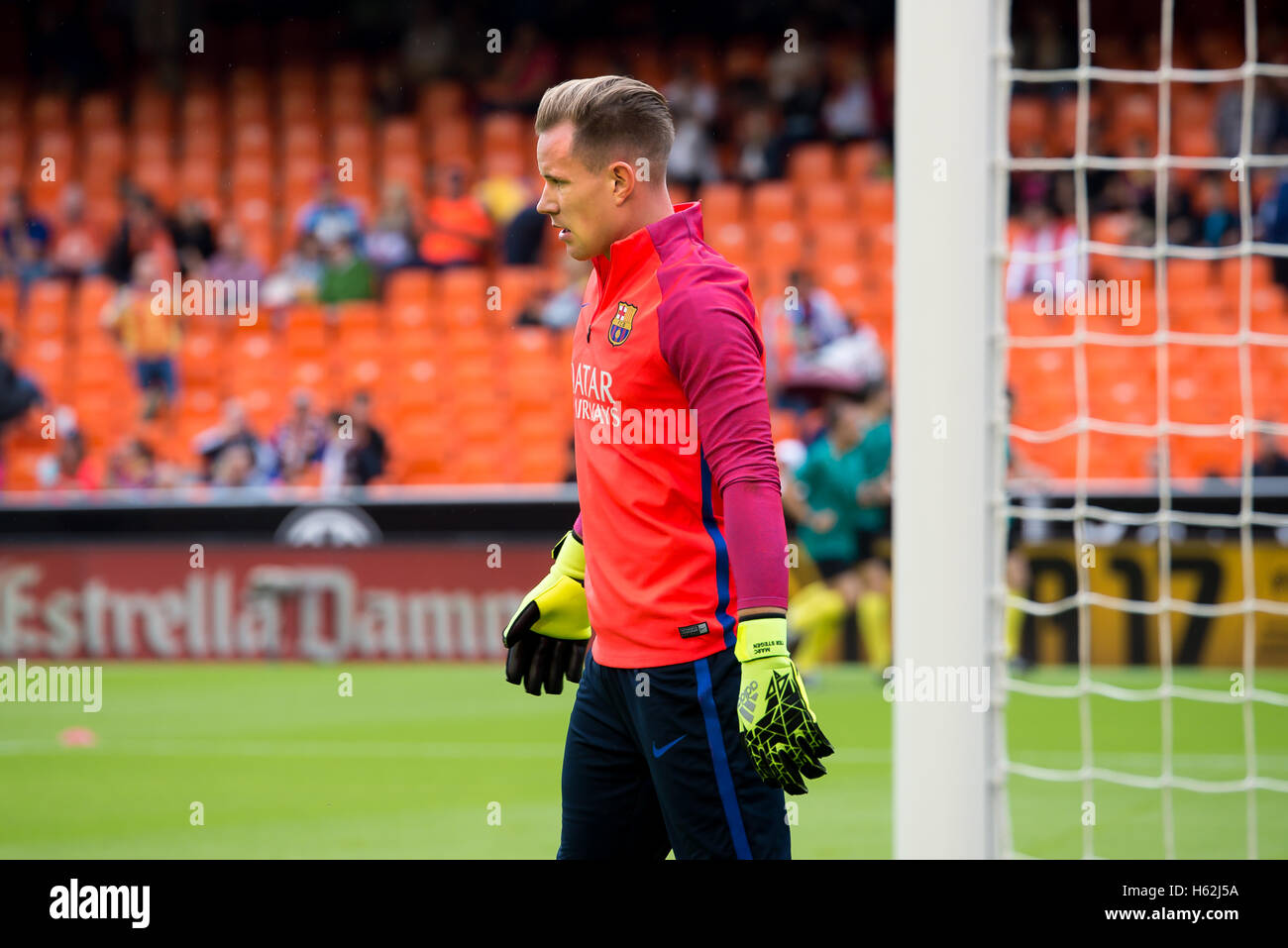 Valencia, Spagna. 22 ottobre, 2016. Marc Andre Ter Stegen svolge presso la Liga match tra Valencia CF e FC Barcellona al Mestalla su ottobre 22, 2016 a Valencia, in Spagna. Credito: Christian Bertrand/Alamy Live News Foto Stock