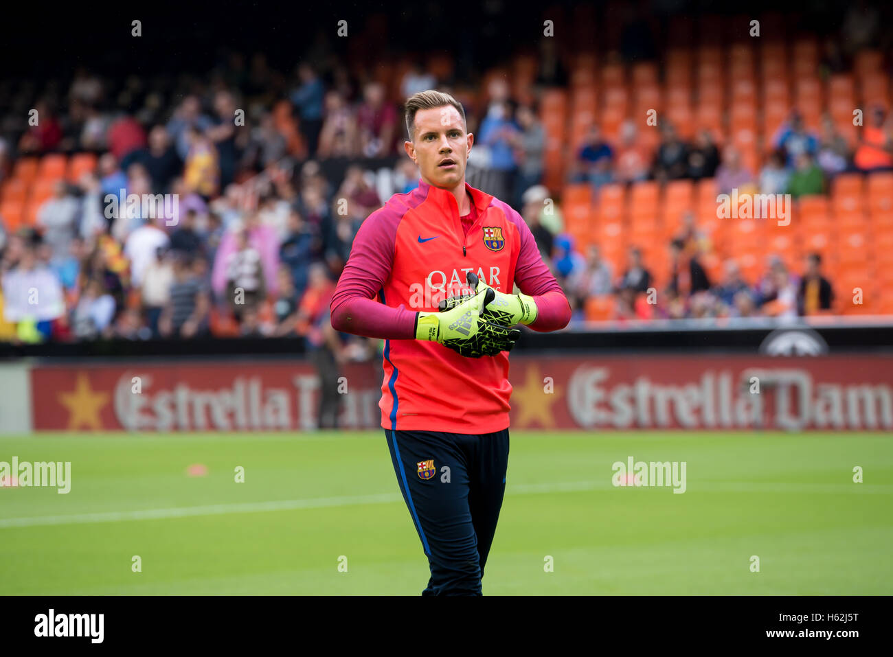Valencia, Spagna. 22 ottobre, 2016. Marc Andre Ter Stegen svolge presso la Liga match tra Valencia CF e FC Barcellona al Mestalla su ottobre 22, 2016 a Valencia, in Spagna. Credito: Christian Bertrand/Alamy Live News Foto Stock