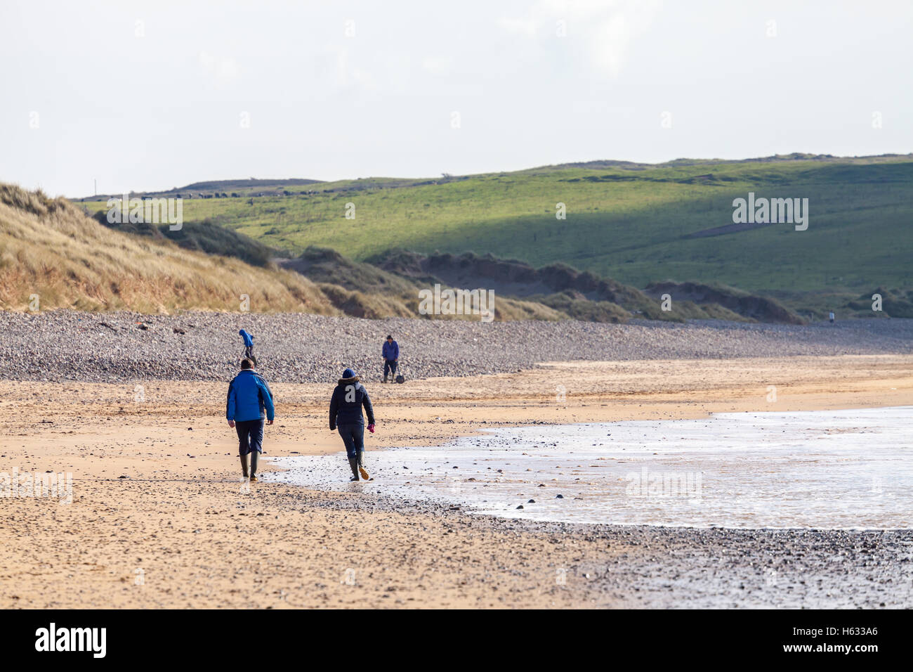 Persone di acqua dolce West Beach, Pembrokeshire, Wales, Regno Unito Foto Stock