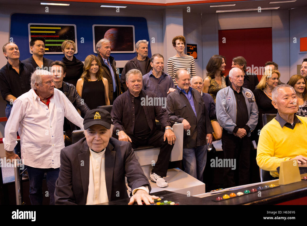 La destinazione di Star Trek convegno tenutosi presso il centro NEC vicino a Birmingham per celebrare i cinquant'anni della serie. Foto Stock