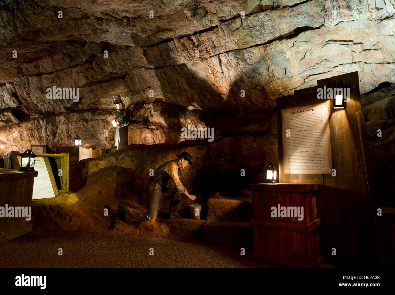 Il Kent Cavern, Torquay Devon geoparco espositivo Foto Stock