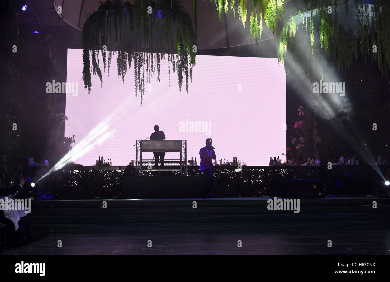 Tinie Tempah sul palco per partecipare ad un gala di beneficenza per raccogliere fondi per i programmi culturali ed educativi al Museo Mario Testino, tenutosi presso l Università di tecnologia e ingegneria in Perù. Stampa foto di associazione. Picture Data: Sabato 23 Ottobre, 2016. Foto di credito dovrebbe leggere: Paula/filo PA. Foto Stock