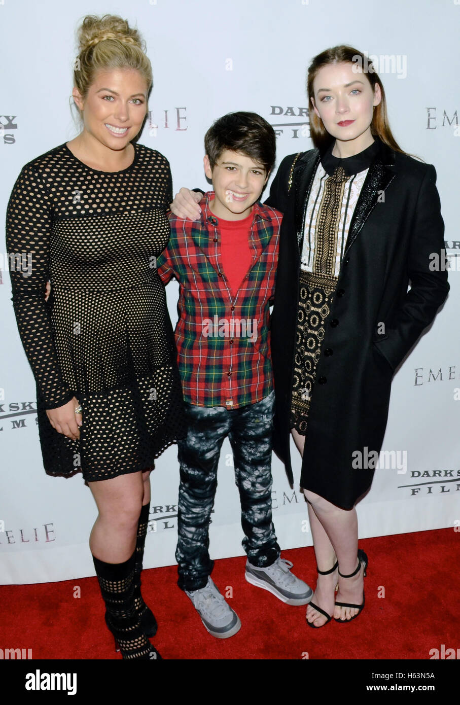 Elizabeth Jayne, Joshua Rush e Lizzie Friedman assiste la premiere di Dark Sky film' 'Emelie' a Arena Cinema Hollywood il 4 marzo 2016 in Hollywood, la California. Foto Stock