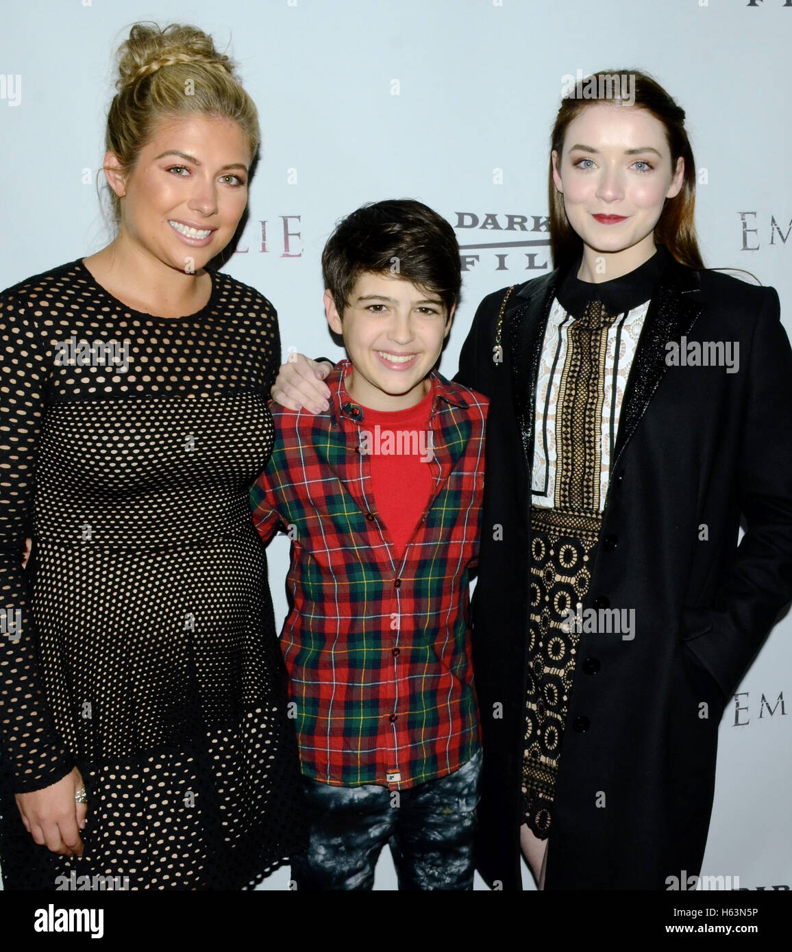 Elizabeth Jayne, Joshua Rush e Lizzie Friedman assiste la premiere di Dark Sky film' 'Emelie' a Arena Cinema Hollywood il 4 marzo 2016 in Hollywood, la California. Foto Stock