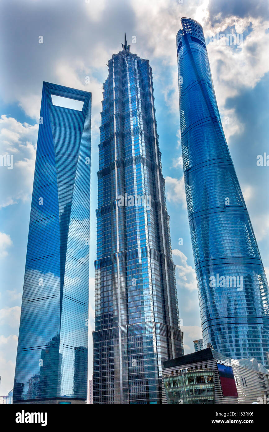 Tre riflessioni di grattacieli rendono i modelli e disegni Liujiashui Financial District Shanghai in Cina. Shanghai Tower Foto Stock