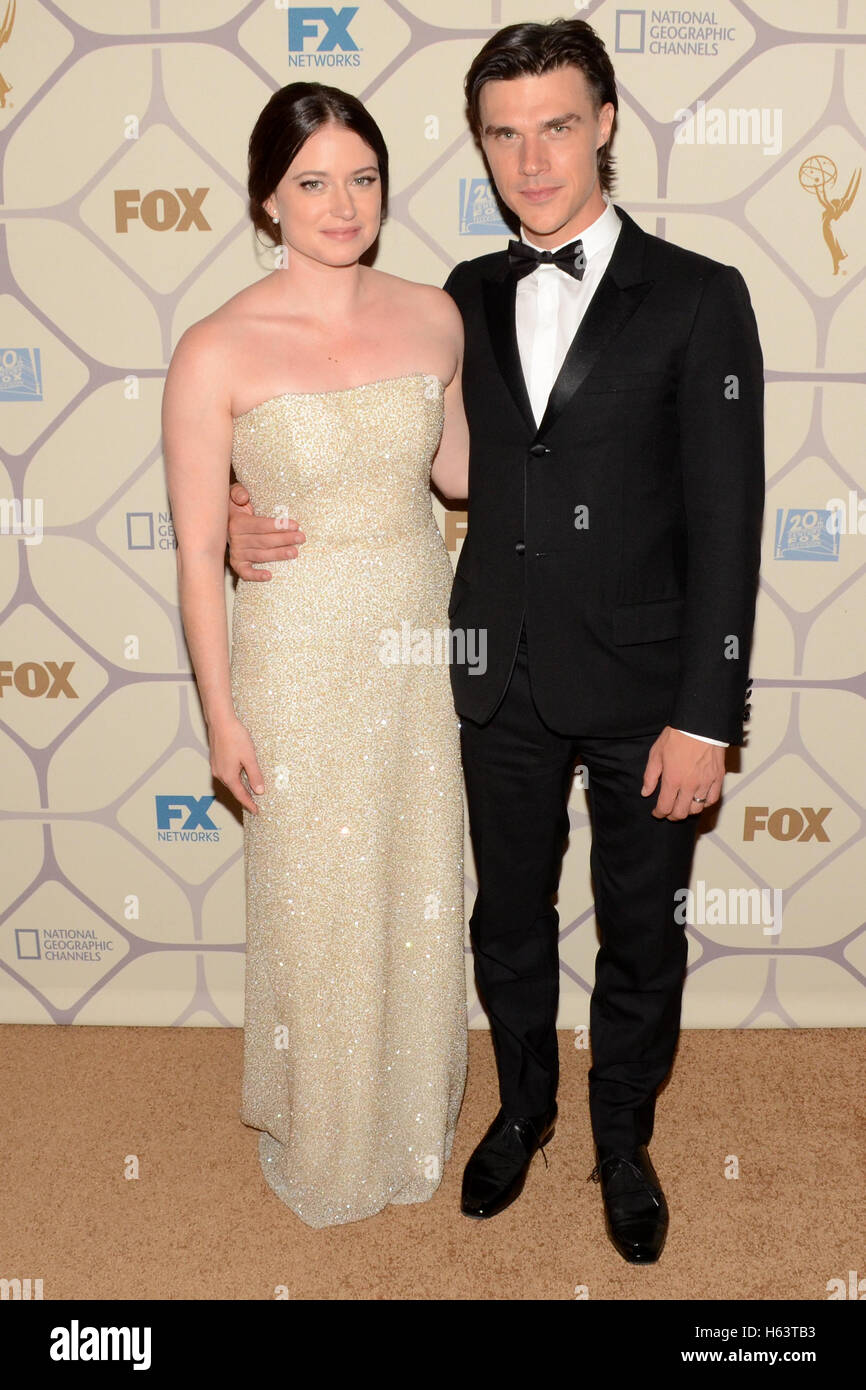 Attore Wittrock Finn (r) e Sarah Roberts frequentare la 67th Primetime Emmy Awards Fox dopo essere partito il 20 settembre 2015 a Los Angeles, California. Foto Stock