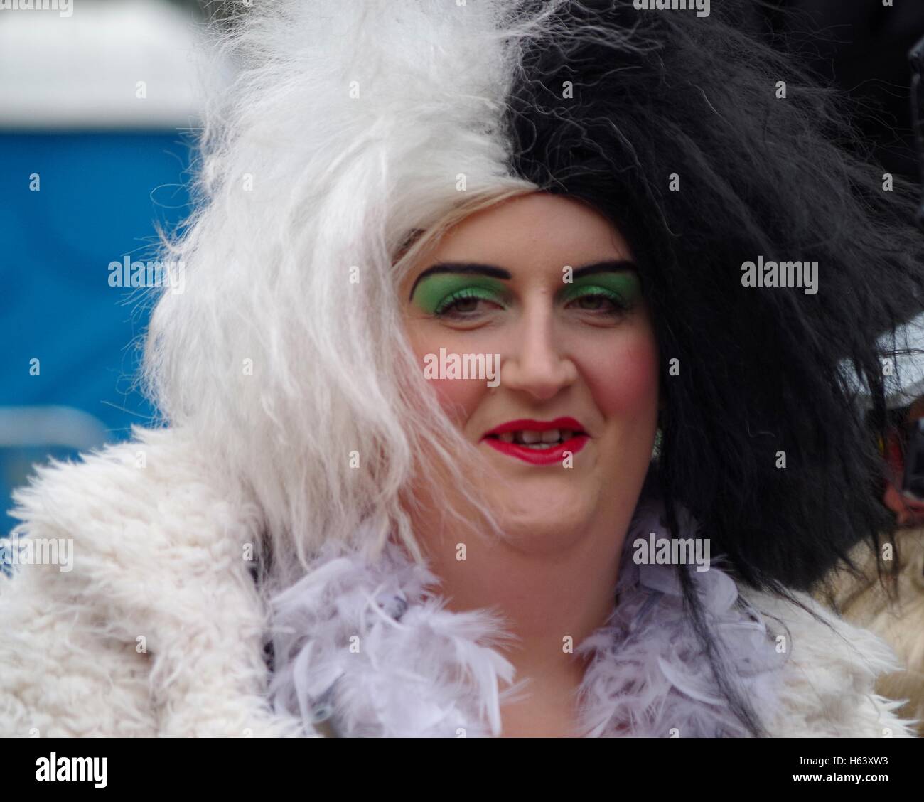 Cruella de Vil drag queen Foto Stock