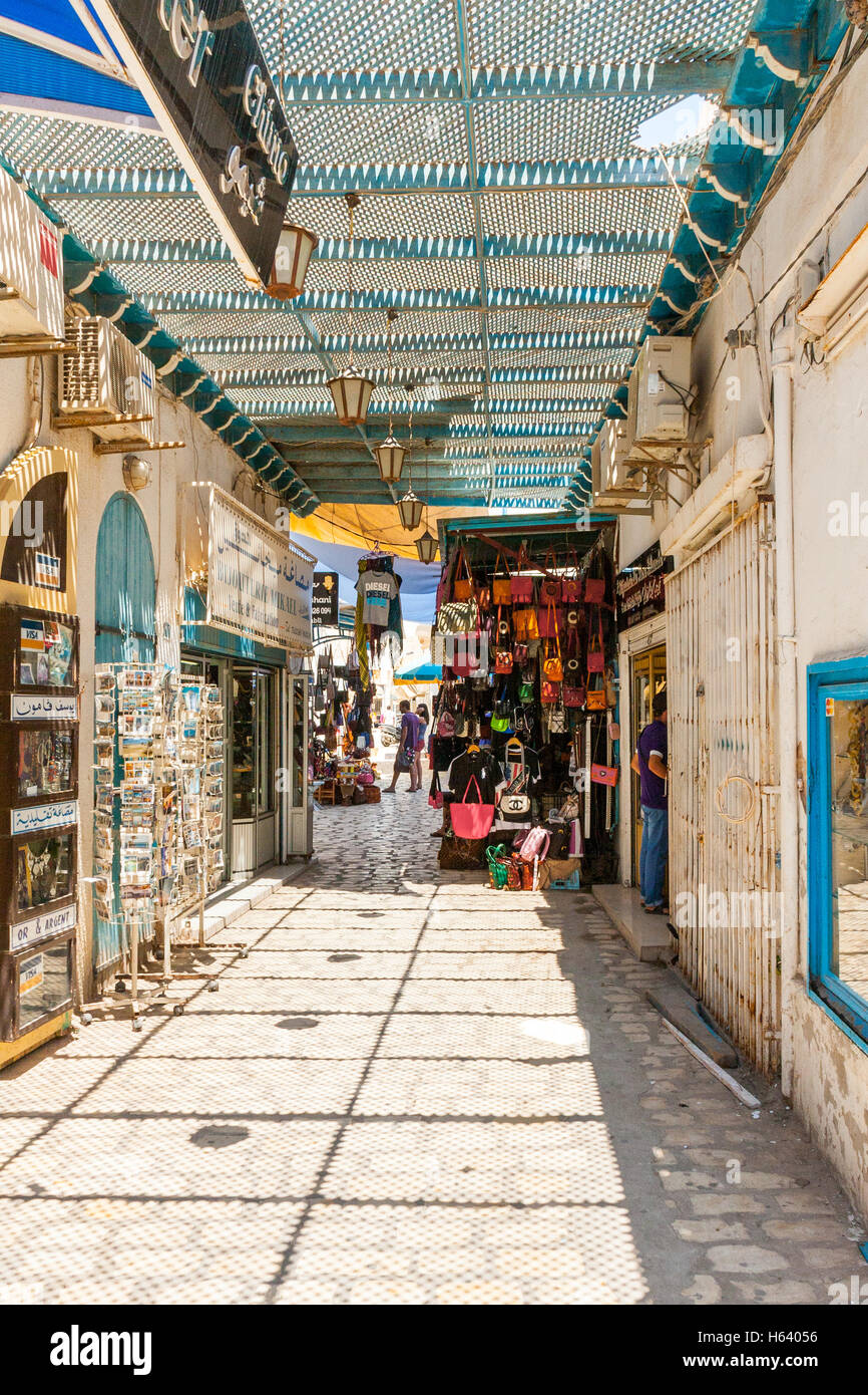 Shopping Arcade a Houmt Souk, Gerba Tunisia Foto Stock