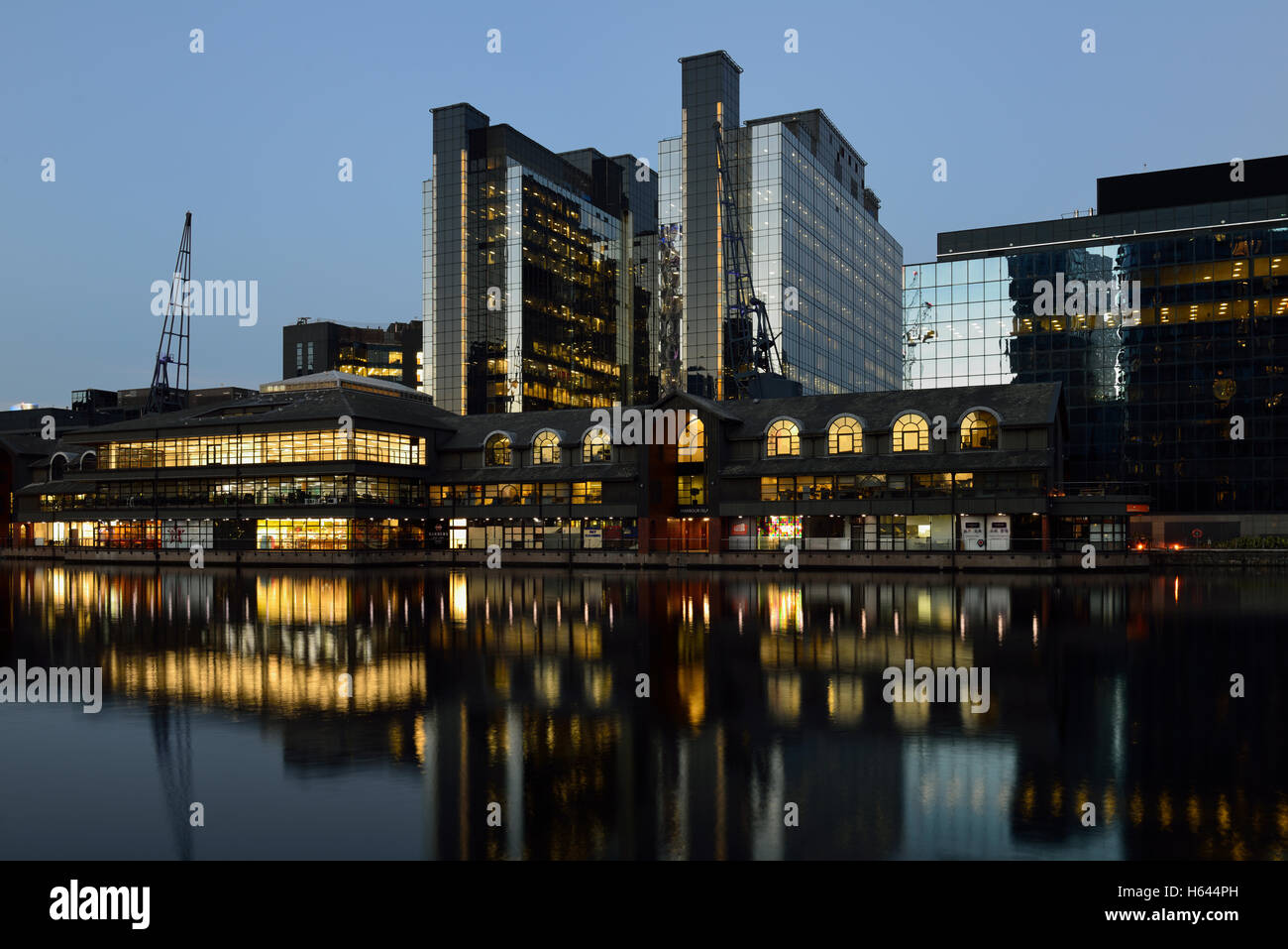 Lo scambio del porto, 1 Harbour Exchange Square, Crossharbor, Isle of Dogs, Canary Wharf, Londra. E14, Regno Unito Foto Stock