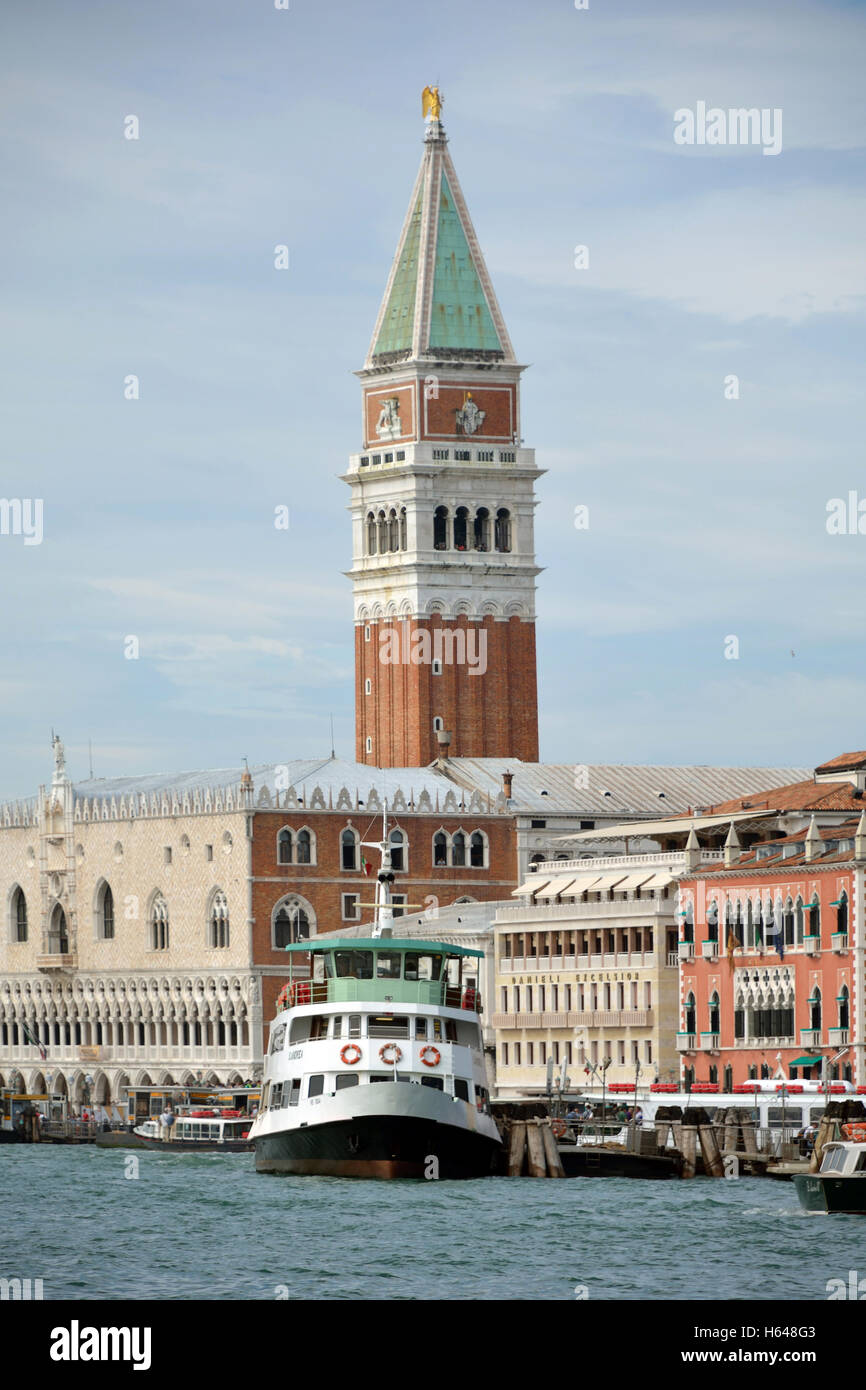 Il Campanile di San Marco a Venezia in Italia. Foto Stock