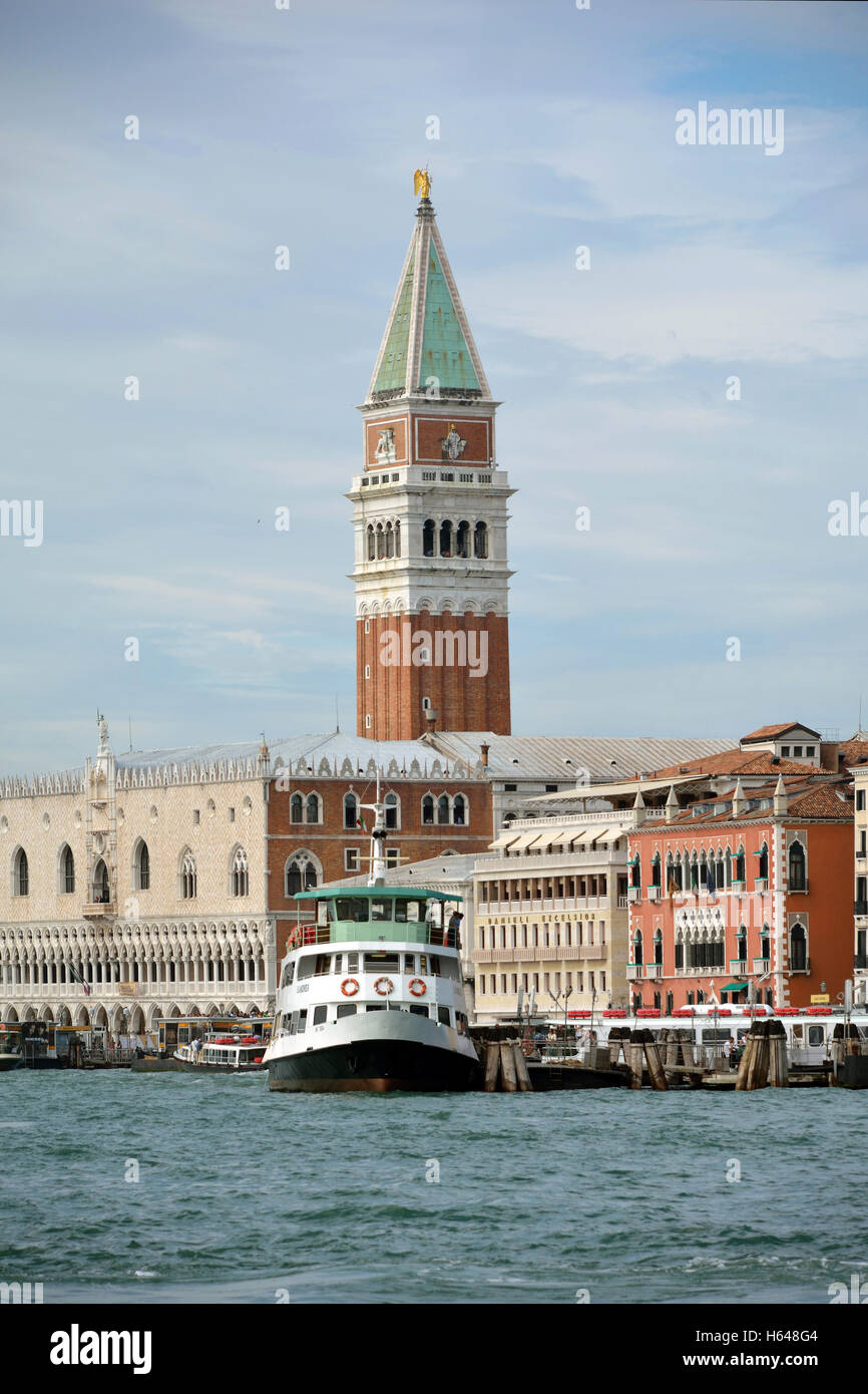 Il Campanile di San Marco a Venezia in Italia. Foto Stock