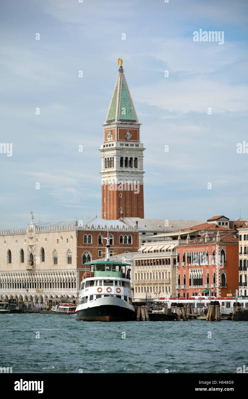 Il Campanile di San Marco a Venezia in Italia. Foto Stock