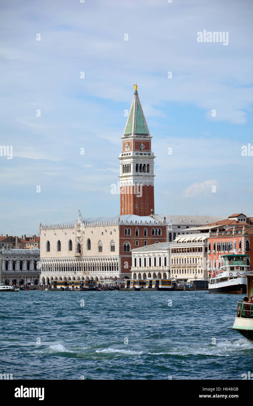 Il Campanile di San Marco a Venezia in Italia. Foto Stock