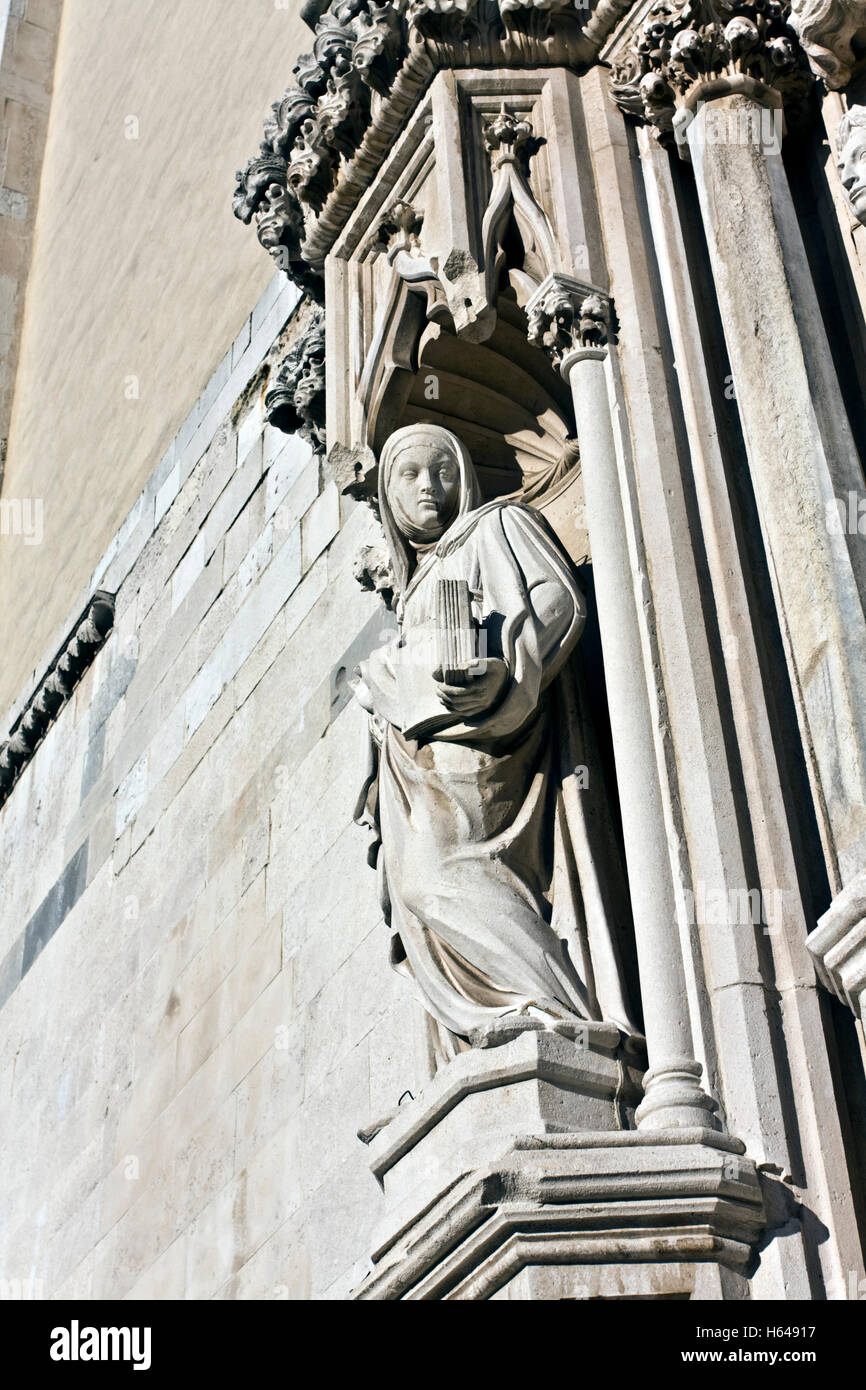 La chiesa gotica di San Francesco alle Scale, 1323, facciata da Giorgio Orsini da Sebenico, via Pizzecolli, Ancona, Marche, Italia Foto Stock