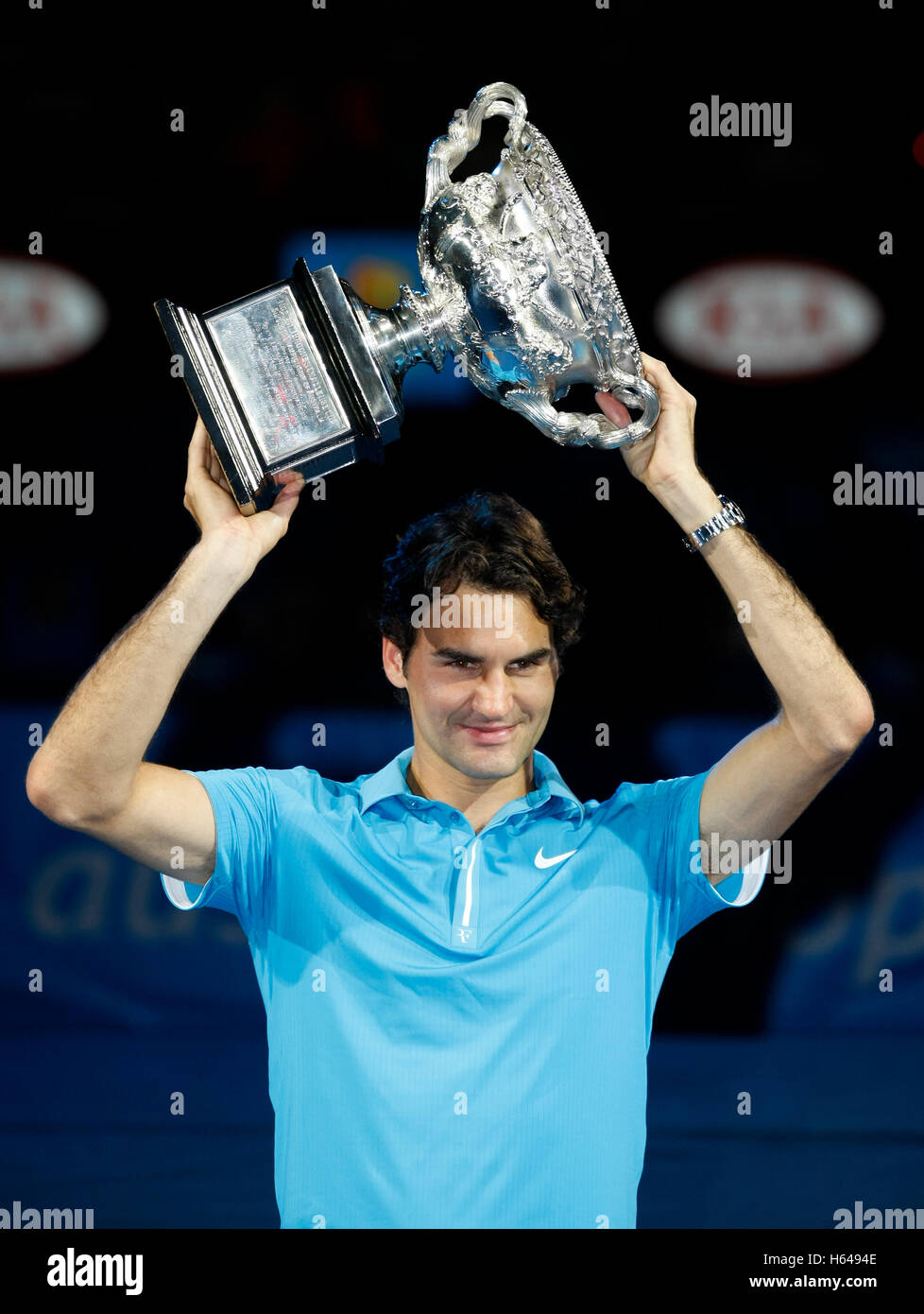 Uomini finale, vincitore, Roger Federer, SUI, con il trofeo, Tennis, Australian Open 2010, Grand Slam torneo, Melbourne Park Foto Stock