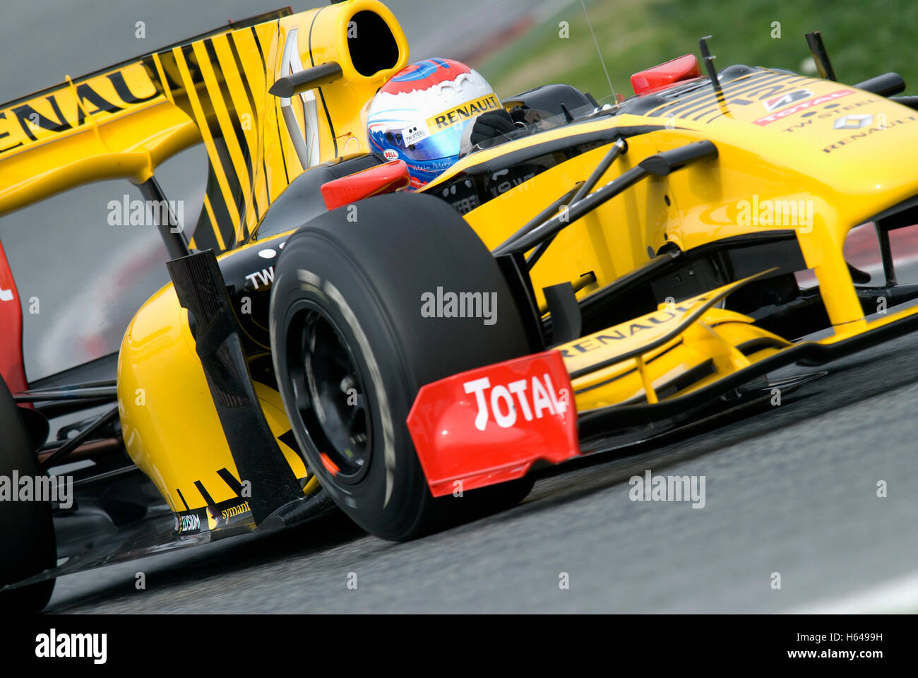 Motorsports, Vitaly Petrov, RUS, in Renault R30 race car, Formula 1 i test sul Circuito de Catalunya race track in Foto Stock