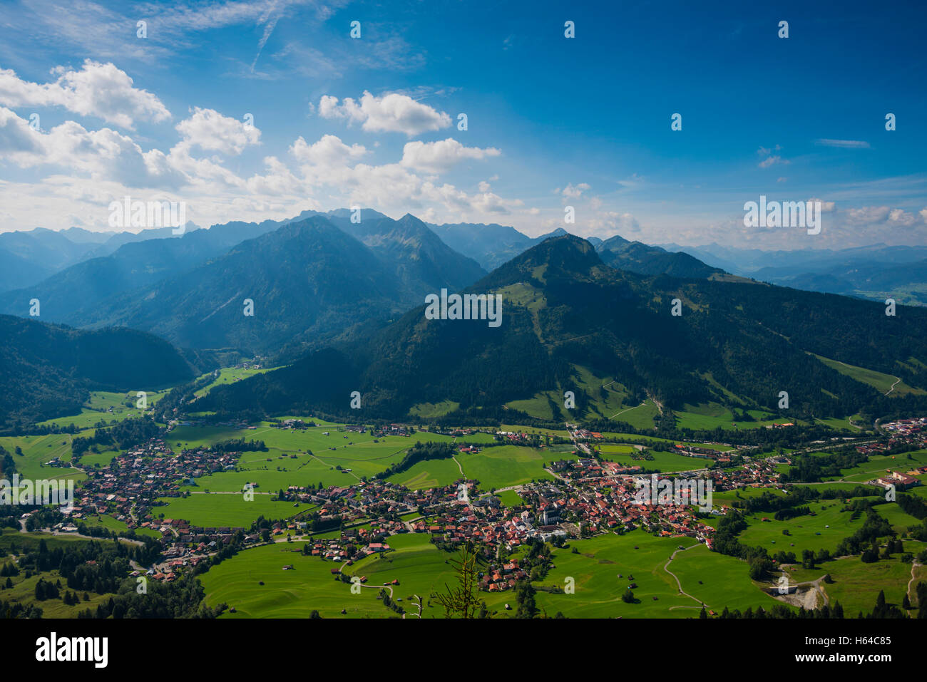 In Germania, in Baviera, vista di Ostrachtal valley, Bad Oberdorf e Bad Hindelang Foto Stock