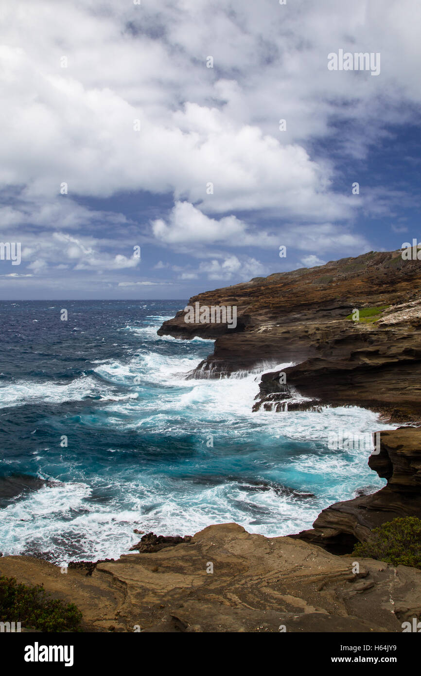 Il paesaggio costiero a Halona Cove sulla costa sud di Oahu, Hawaii, Stati Uniti d'America. Foto Stock