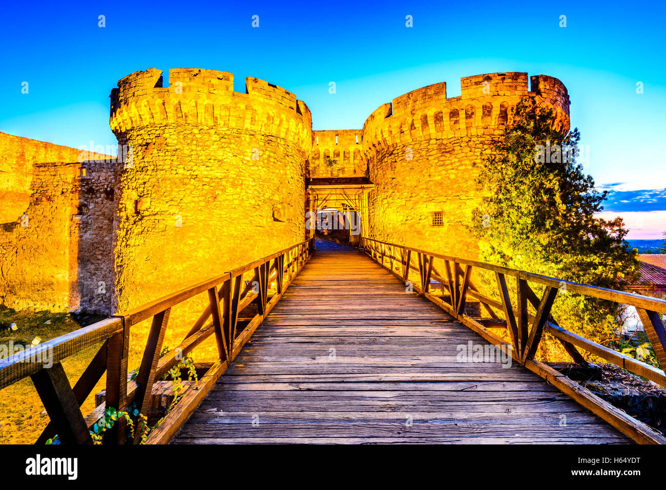 A Belgrado, in Serbia. Fortezza di Kalemegdan nella notte, antica Singidunum. Storico più importante capitale serba città. Foto Stock