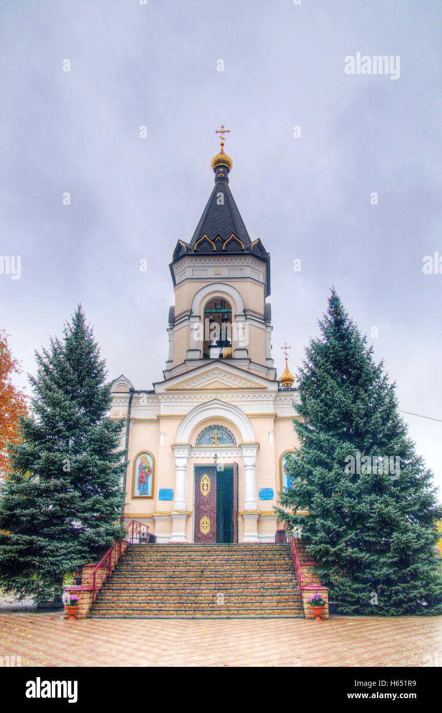 Bellissima Chiesa Ortodossa nella città di Donetsk Foto Stock