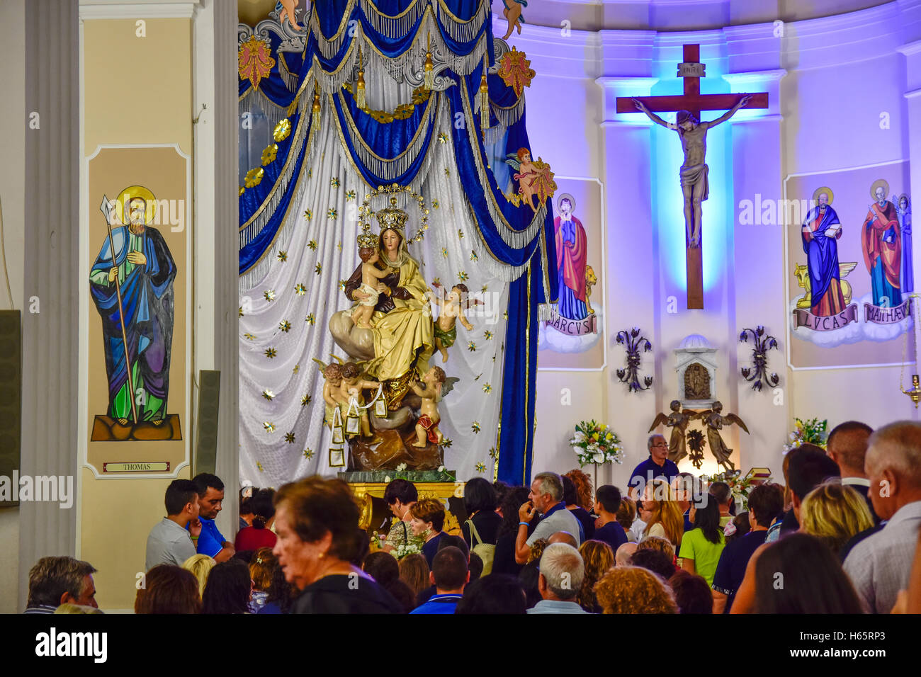 Chiesa nella celebrazione del santo patrono, la Madonna del Carmine