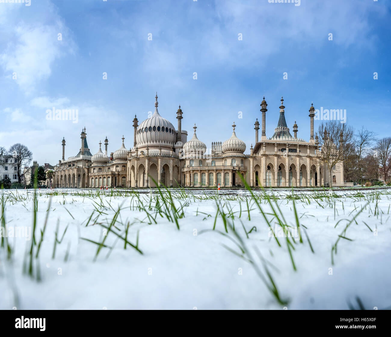Nevicata a Brighton Royal Pavilion NB QUESTO È UN PHOTOMERGE di numerosi telai Foto Stock