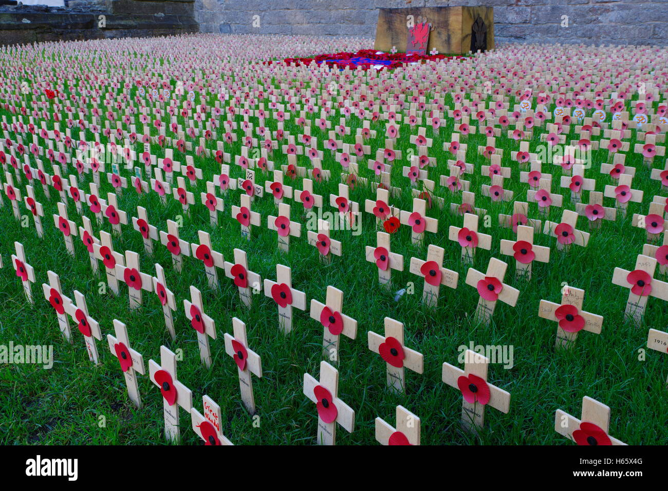 Memorial Garden installazione a Caernarfon Castle, Galles Foto Stock