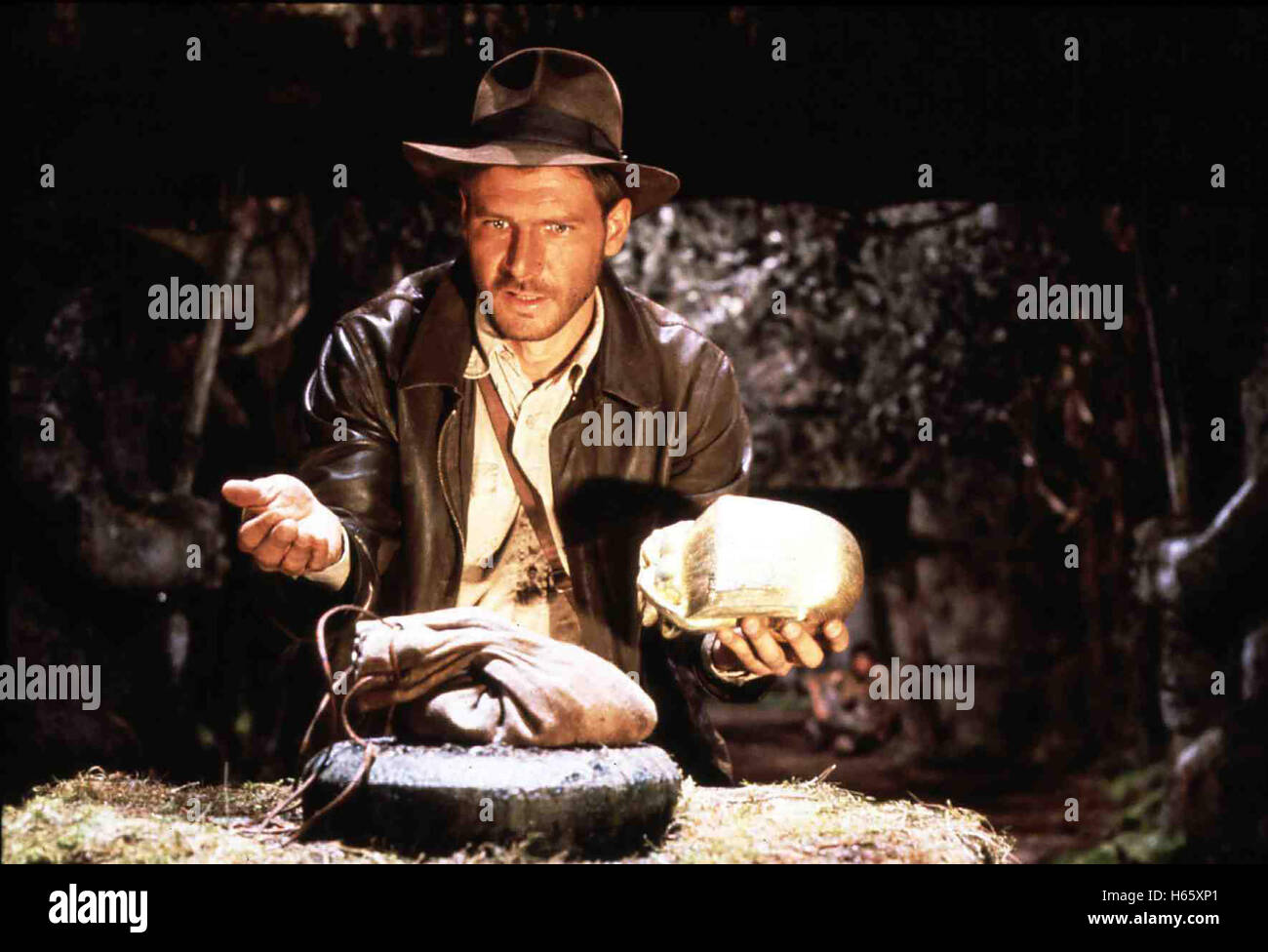 Indiana Jones - Jäger des verlorenen Schatzes (1981) aka: predatori dell'Arca perduta, Direttore: Steven Spielberg, attori/stelle: Harrison Ford, Karen Allen, Paul Freeman e storia da George Lucas Foto Stock
