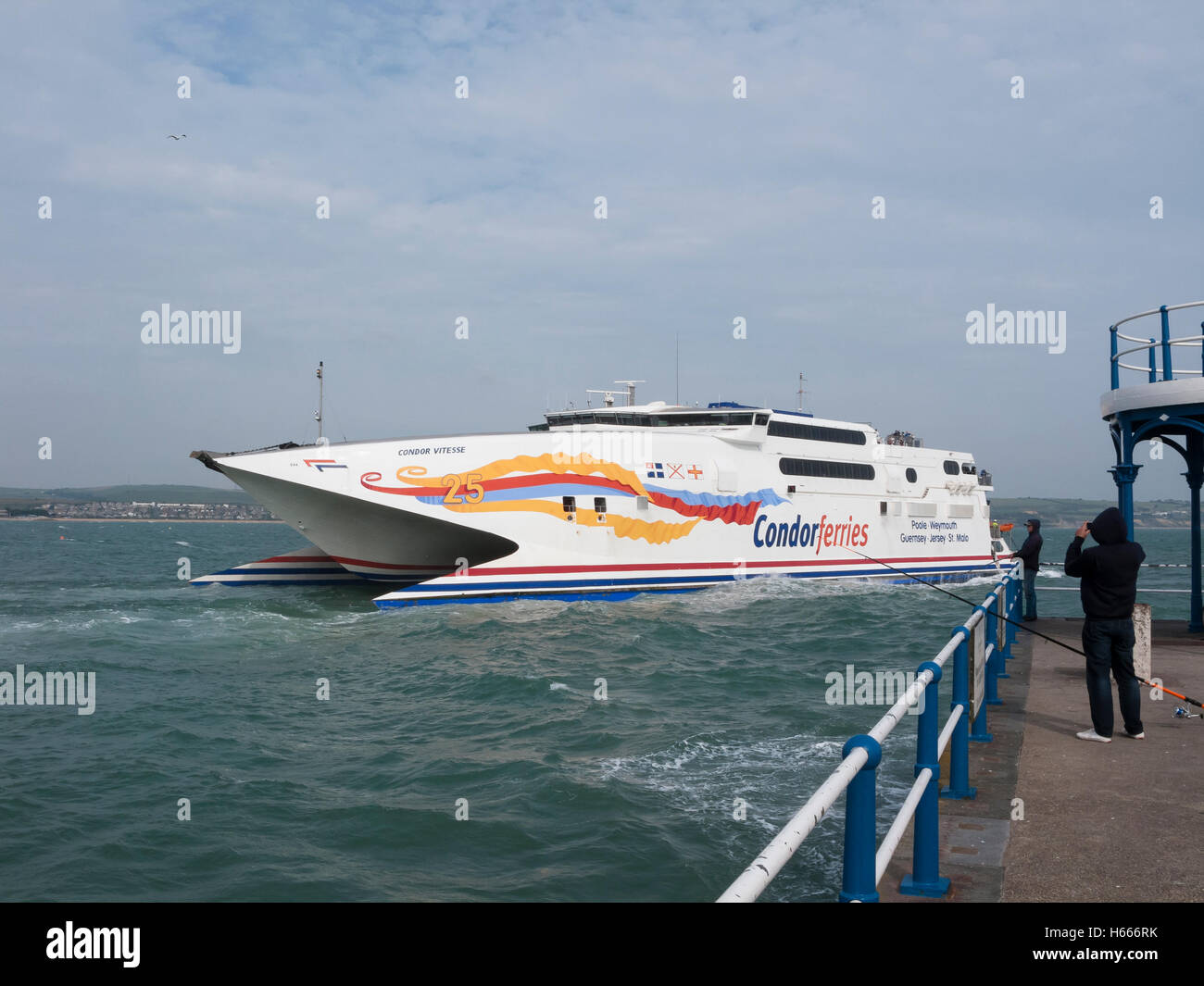 Condor Vitesse seacat ferry a Weighmouth pier Foto Stock
