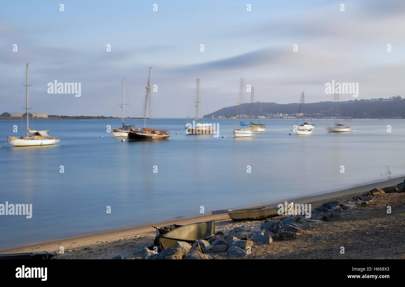 Barche ormeggiate nella baia di San Diego, esposizione multipla. San Diego, California, Stati Uniti d'America. Foto Stock