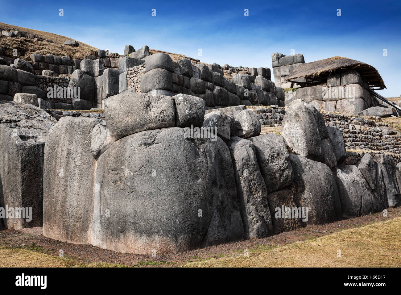 Inca antica roccaforte in una giornata di sole Foto Stock